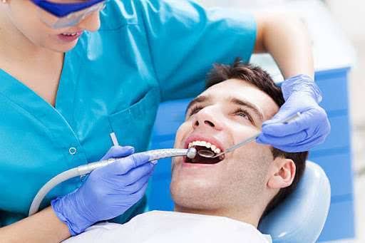 The Dentist Who Pulled His Own Tooth to Win a Bet banner