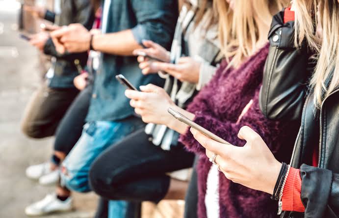 Teen Screens: Friend or Fake Friend?